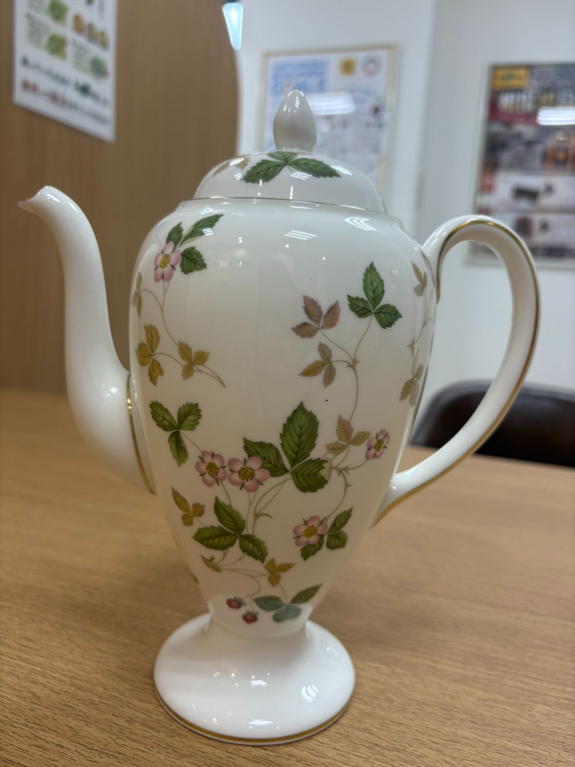 KT267794298　ウェッジウッド　ワイルドストロベリー　コーヒーポット