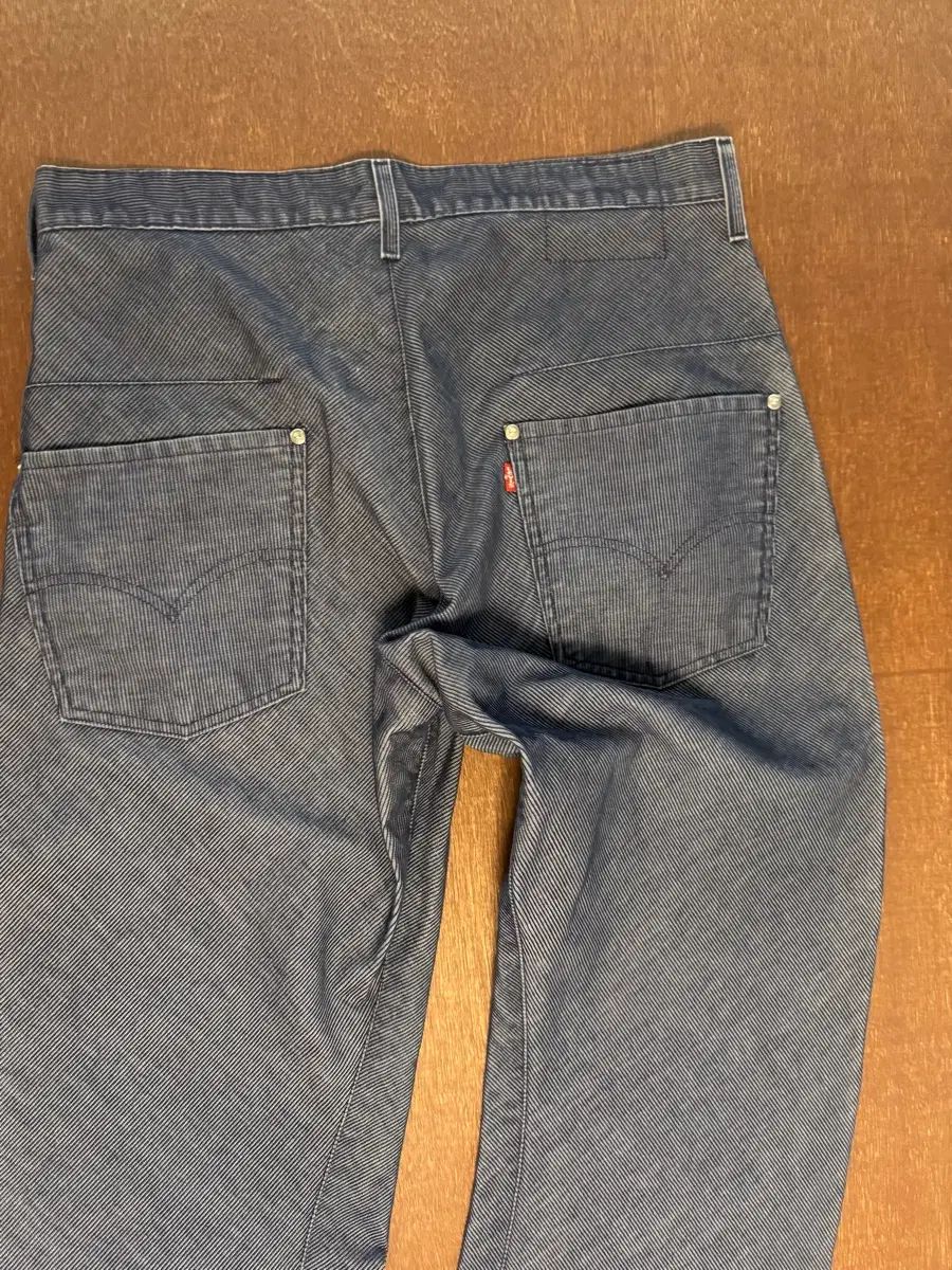 32 フランス購入 リーバイス エンジニアード コーデュロイ パンツ 18,831円