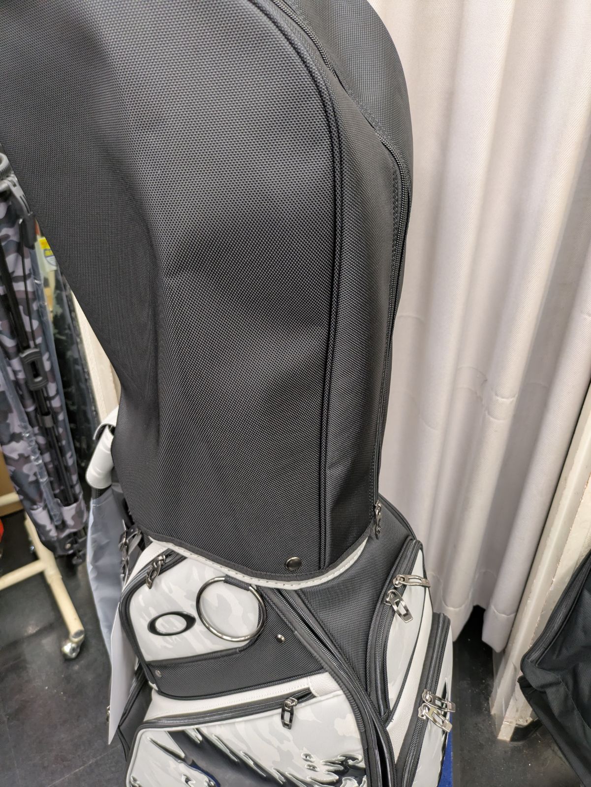 CB葛西【新品】CB葛西【新品】オークリー カートキャディバック Skull Golf Bag 18.0 ホワイト 2025(葛西店)(葛西店)