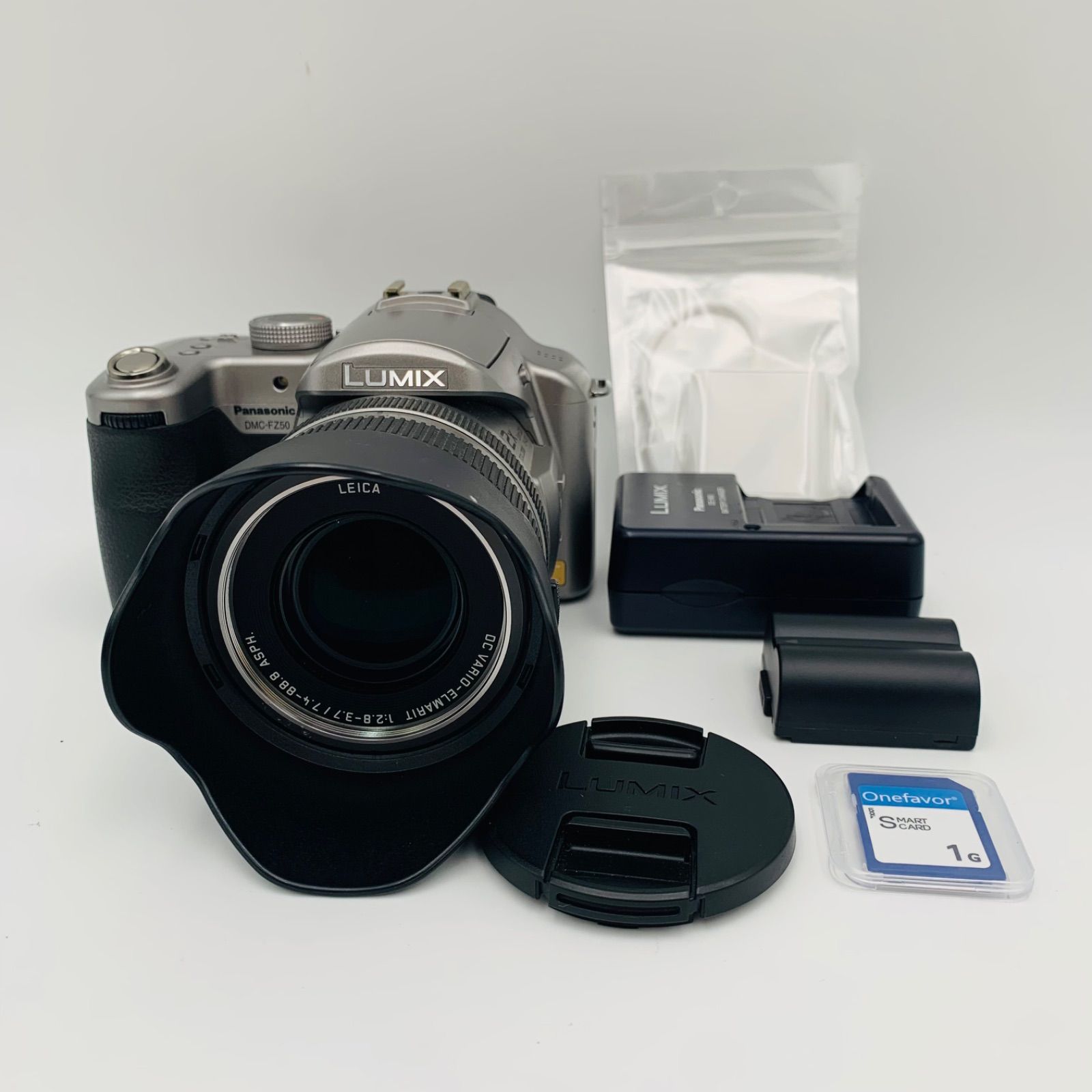 [상태 양호] 파나소닉 LUMIX DMC-FZ50 티타늄 실버 충전기 • 배터리 • SD 카드 • 카드 리더기 • 후드 • 캡 스마트폰 전송 OK!(0890)