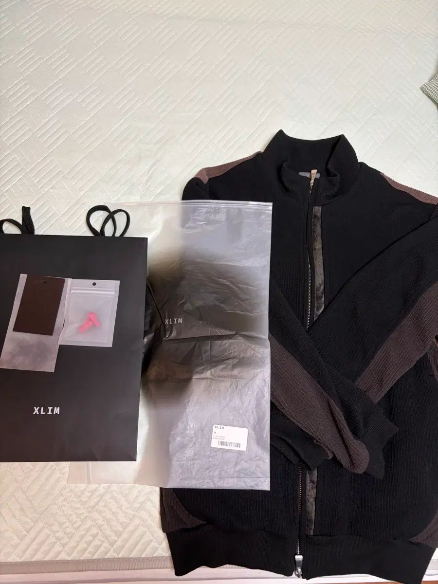 XLIM(エクスリム) ep9 ジャージ M 新品