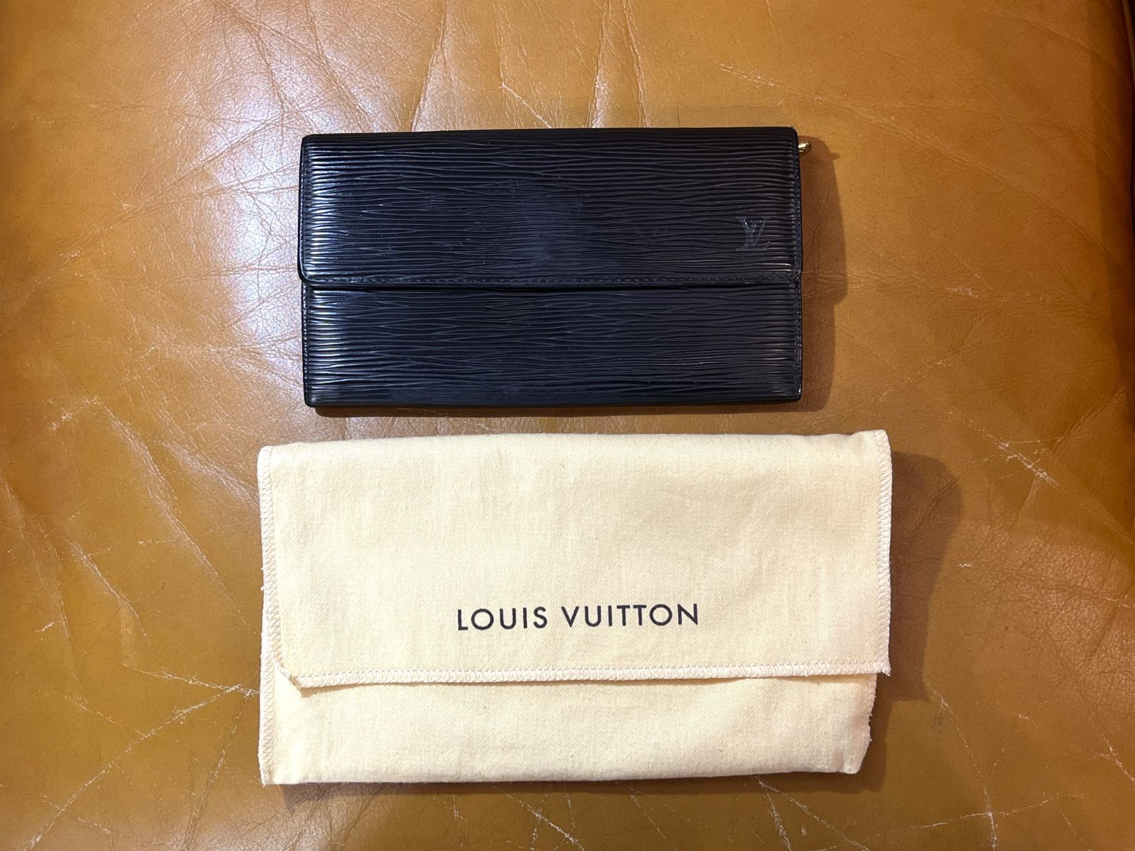 ▽LOUIS VUITTON　ルイヴィトン　M63592　ポシェット・ポルト モネ クレディ　長財布　エピレザー　ブラック　中古品　▽11428