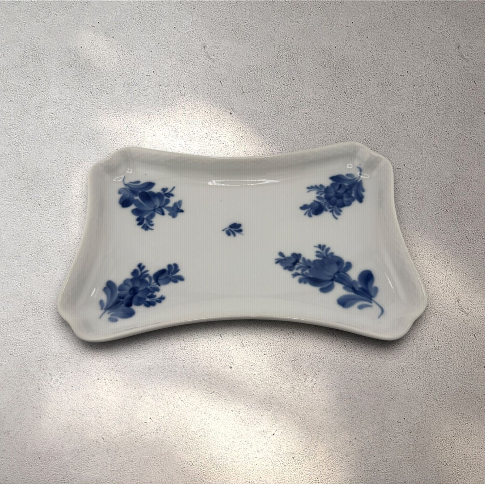 ロイヤルコペンハーゲン ブルーフラワー カーブ 角皿 10/1694 5,600円