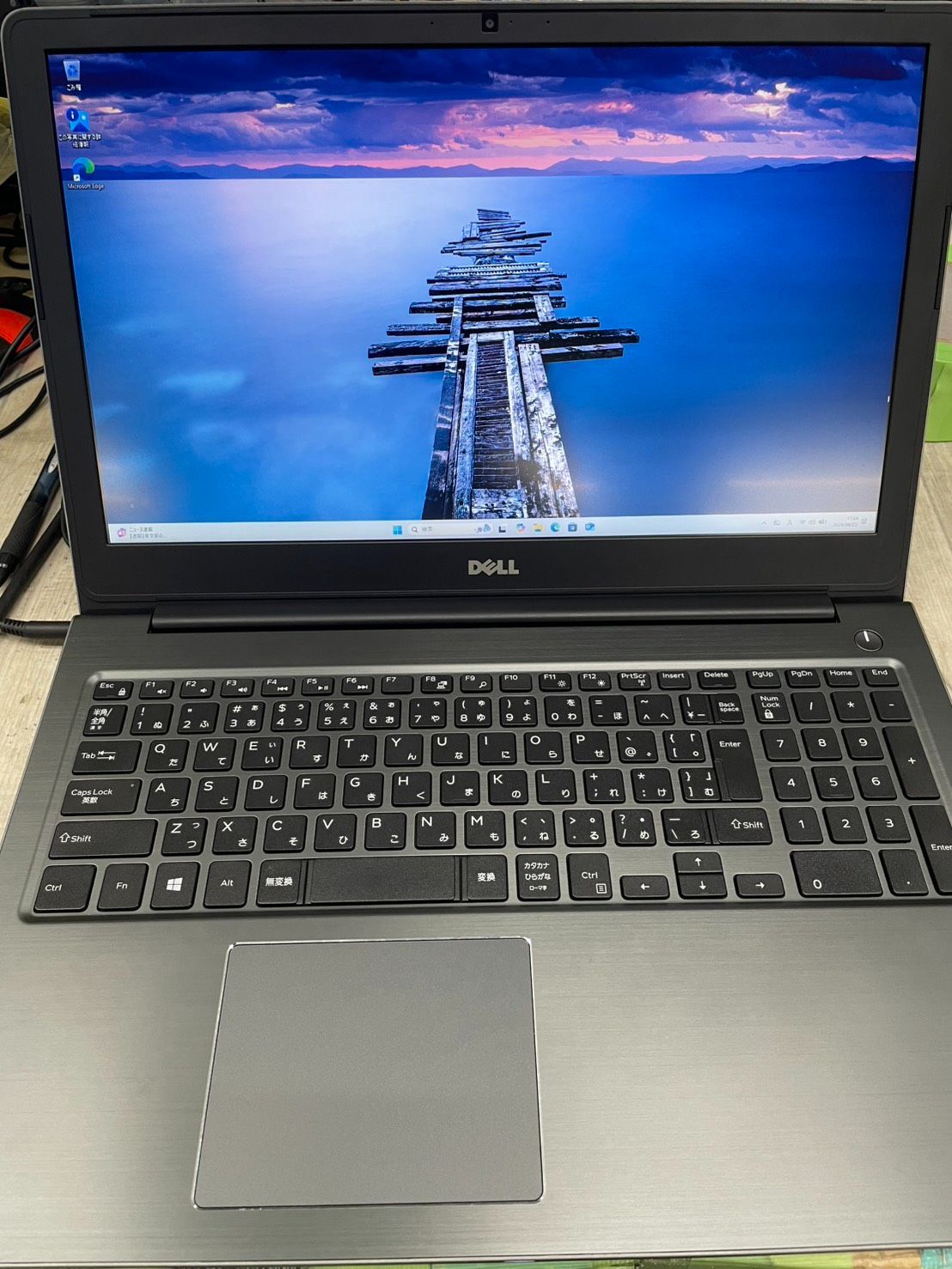 【少し訳あり品】DELL Vostro 15 5568 | Core i5 / 8GB / SSD 256GB / Windows11 / 15.6型 / テンキー付