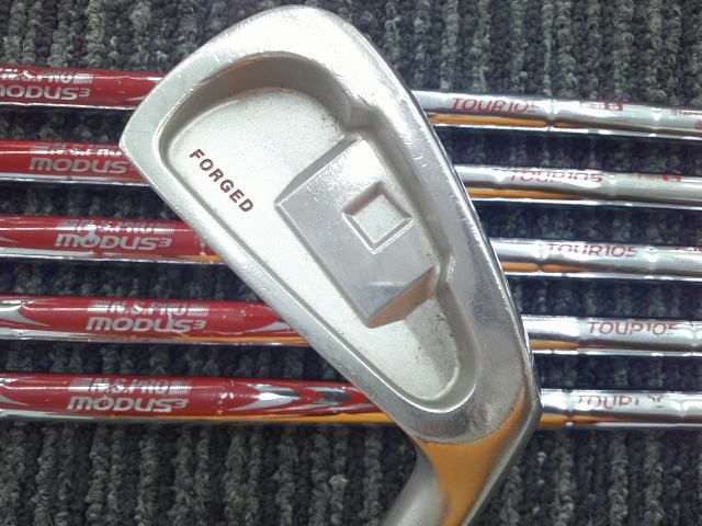 中古 アイアンセット グローブライド(ダイワ) ONOFF FORGED KURO 2017/N.S.PRO MODUS3 TOUR 105/S/26[5588]■博多