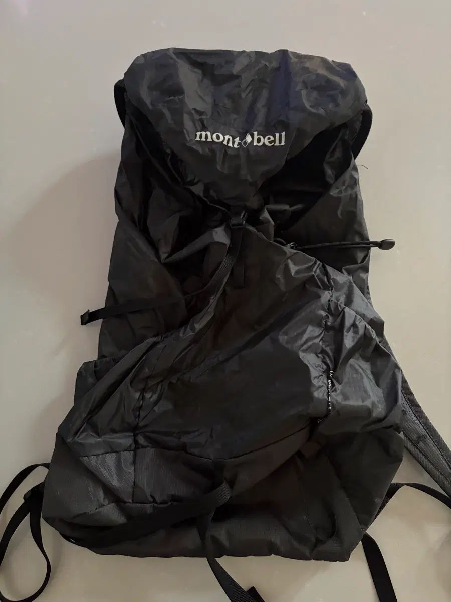 モンベル 15L バーサライト ブラック