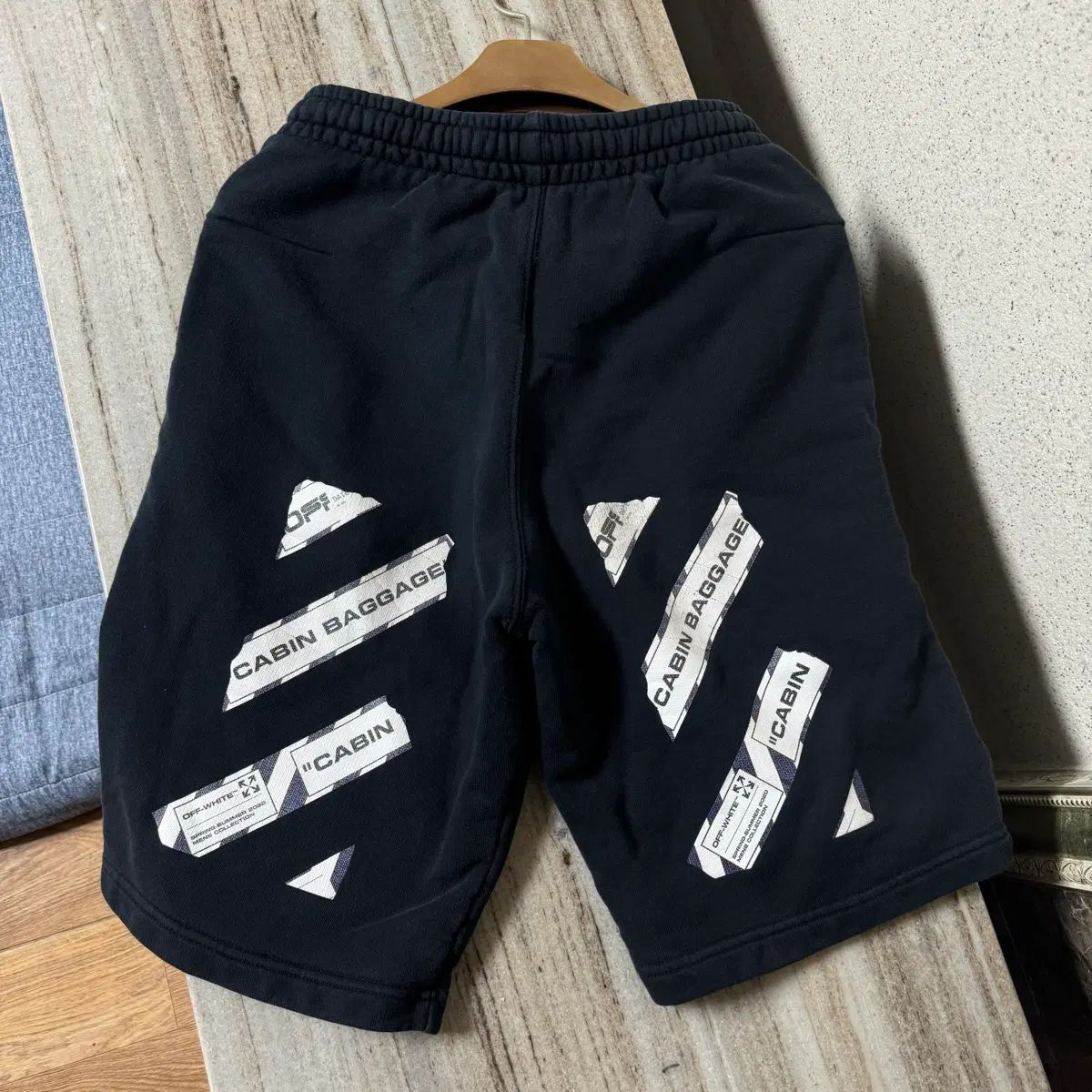 正規品 20ss オフホワイト エアポート アロー ハーフパンツ