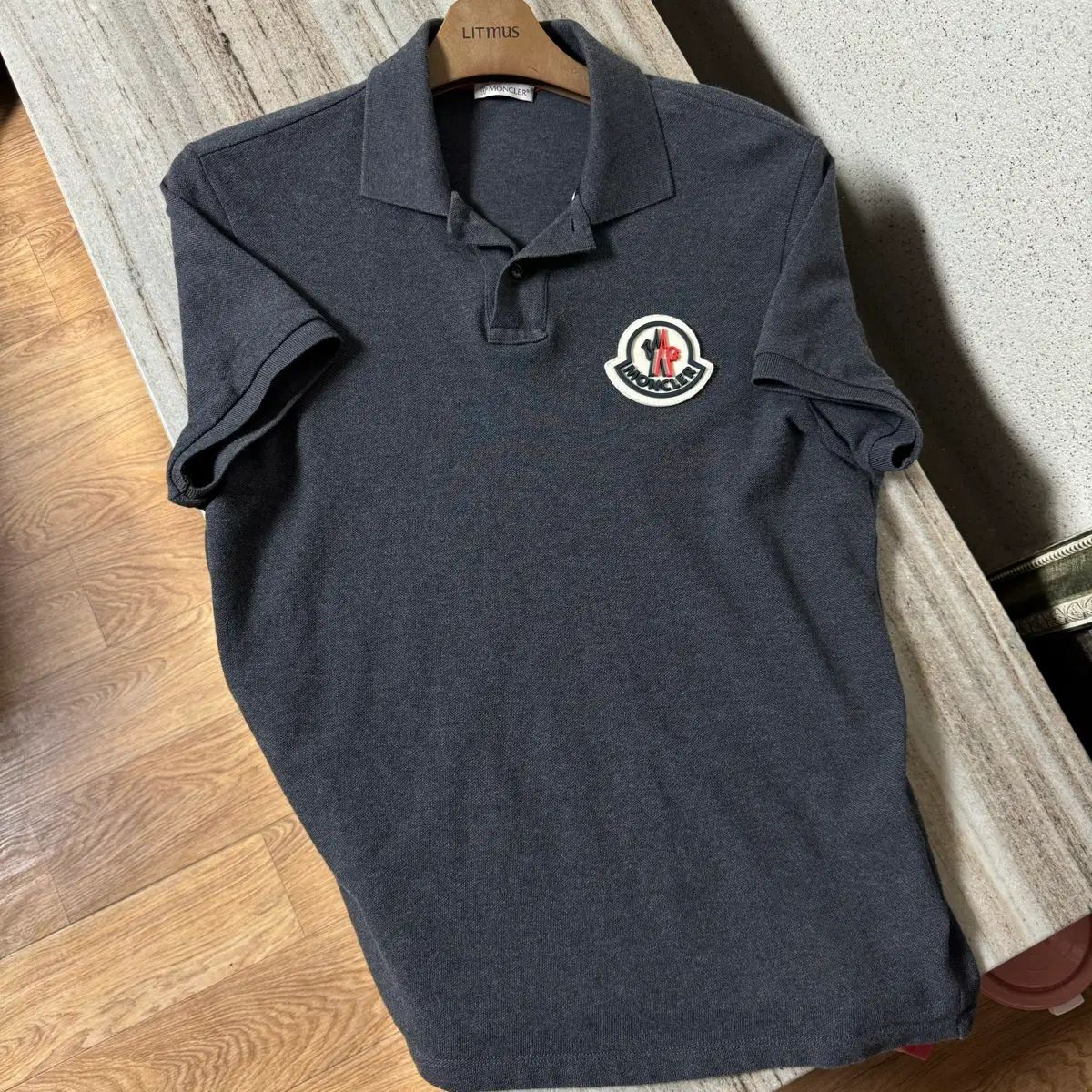 正規品/Sサイズ MONCLER モンクレール ビックロゴ カラーTシャツ グレー