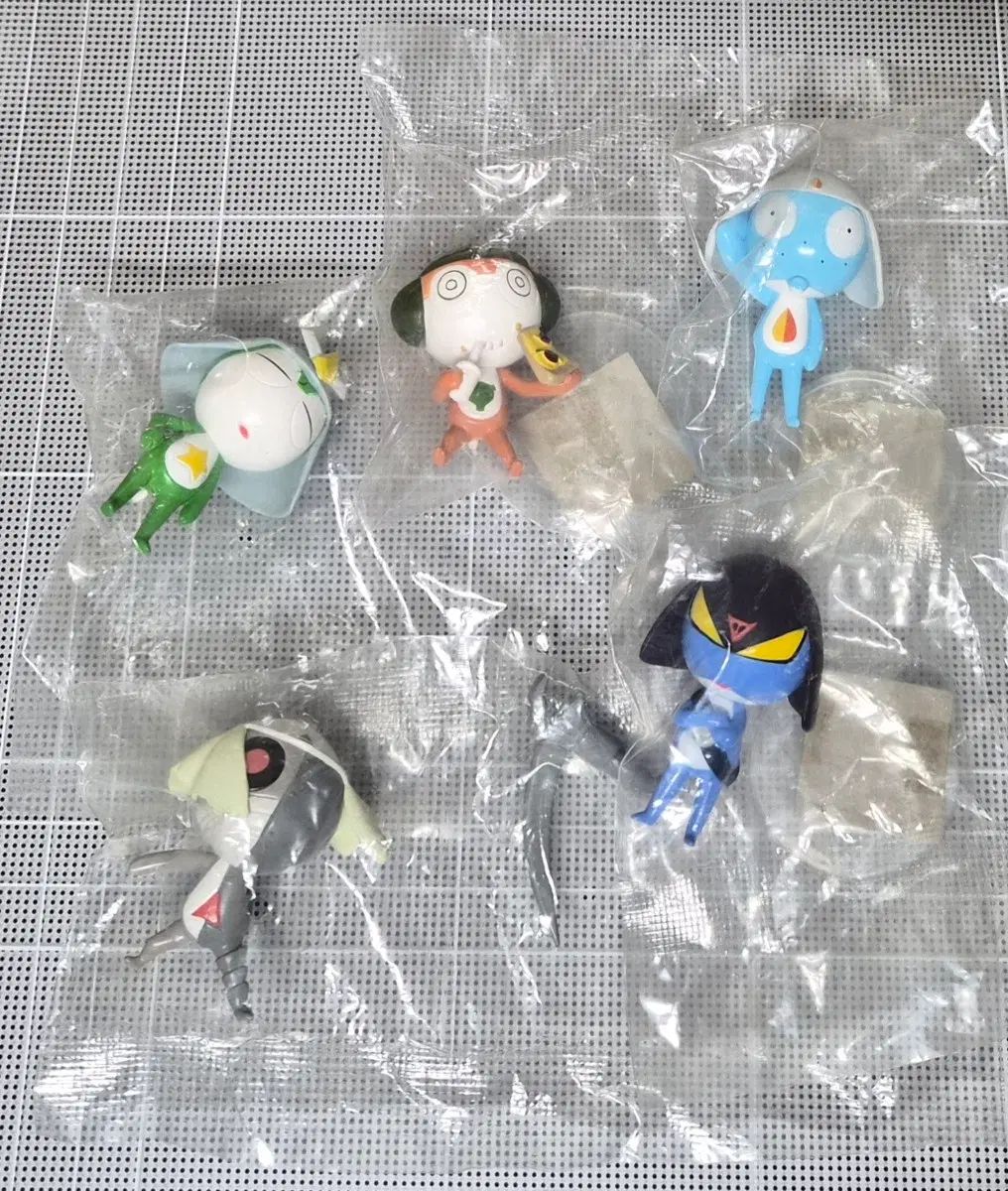 ケロロ ガルル小隊 ジョジョルル ガルル タルル トロロ ケロロ大尉 キャラセル フィギュア