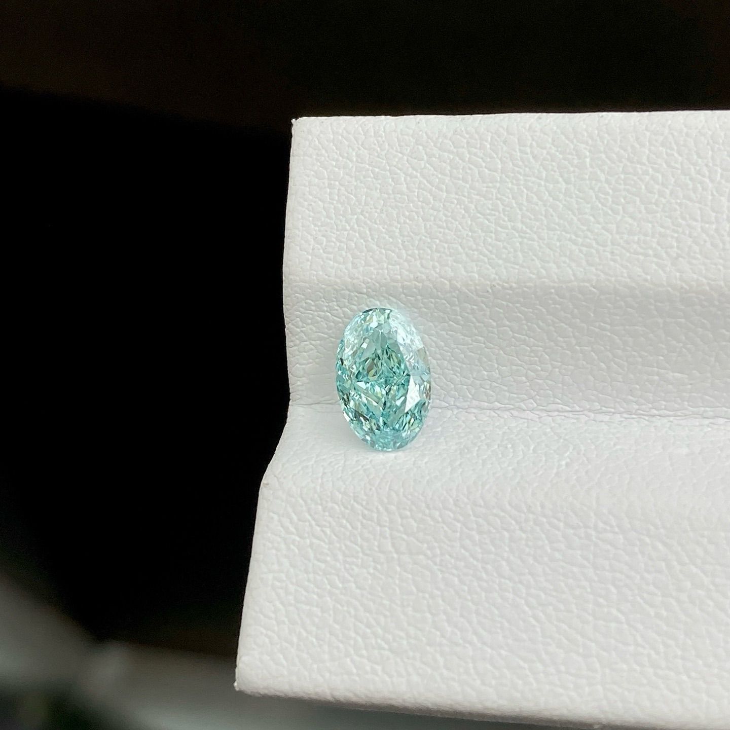 【IGI鑑定書付】1.19ct Fancy Intense Green VS1 ラボグロウンダイヤモンド オーバルカット