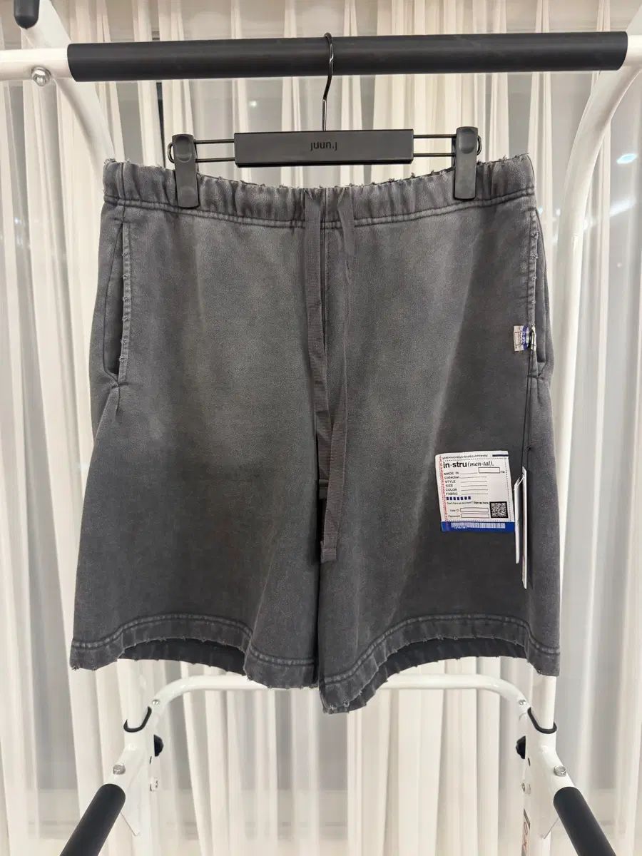 Maison MIHARA YASUHIRO (メゾンミハラヤスヒロ) グレー ウォッシュ デニム ショーツ サイズ46 (30-32インチ) 出品 29,074円