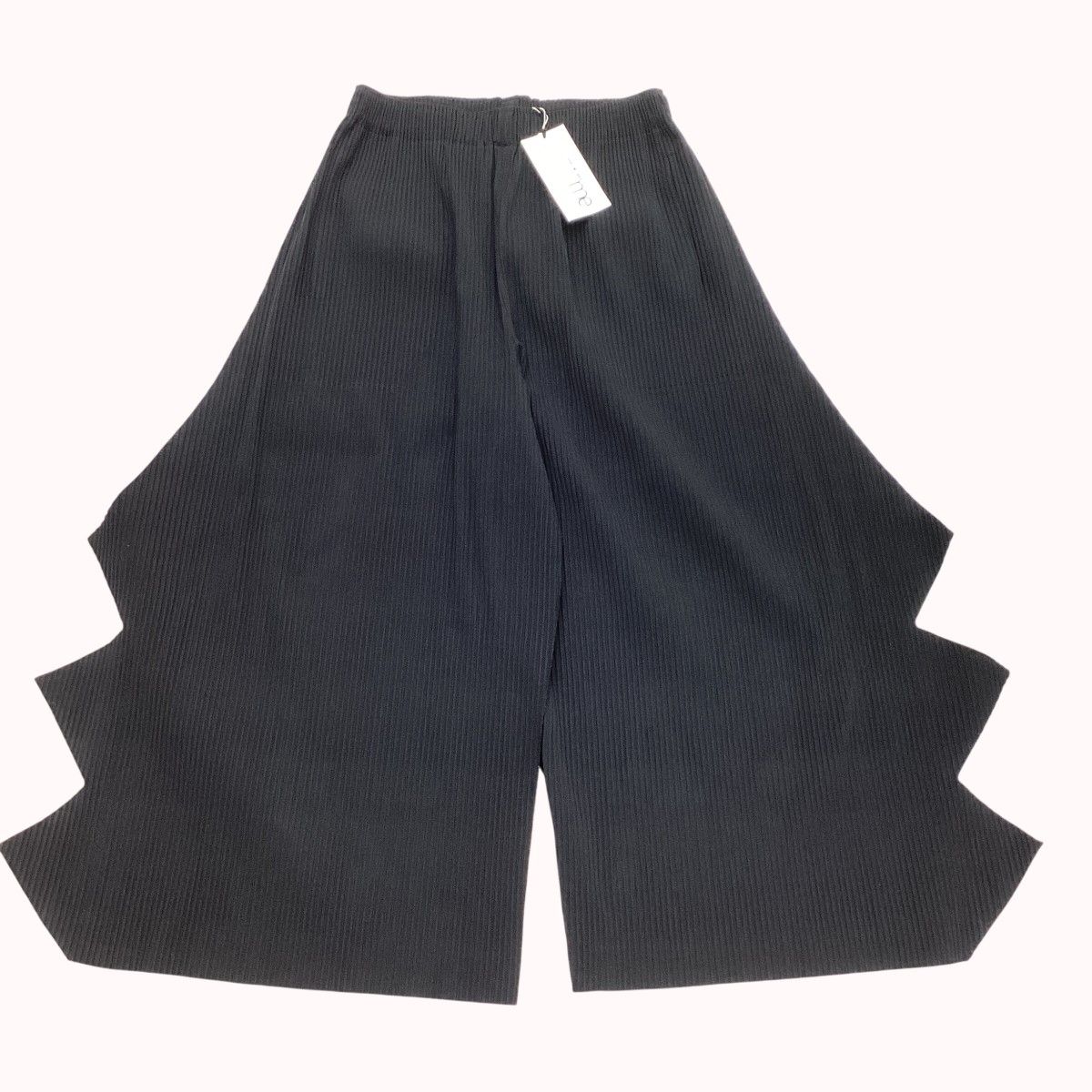 ISSEY MIYAKE イッセイミヤケ 未使用 タグ付き 変形 パンツ MI04KF389 ブラック 21,863円
