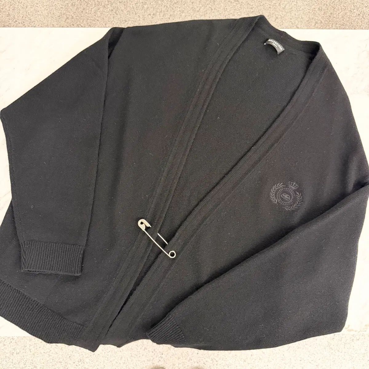 正規品 S バレンシアガ 刺繍 月桂樹ロゴ クリップ カーディガン