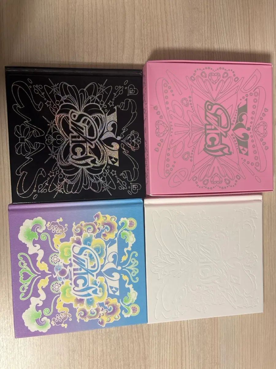 IVE（アイヴ） Switch アルバム 4種 付属品 全て 含む (トレカ なし) 6,115円