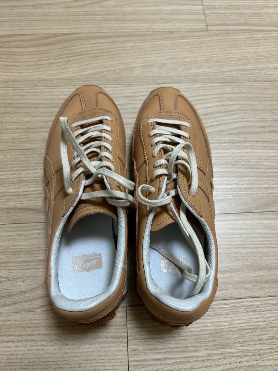 onitsuka tiger オニツカタイガー ブラウン スニーカー