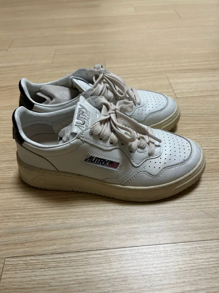 オートリースニーカー 白