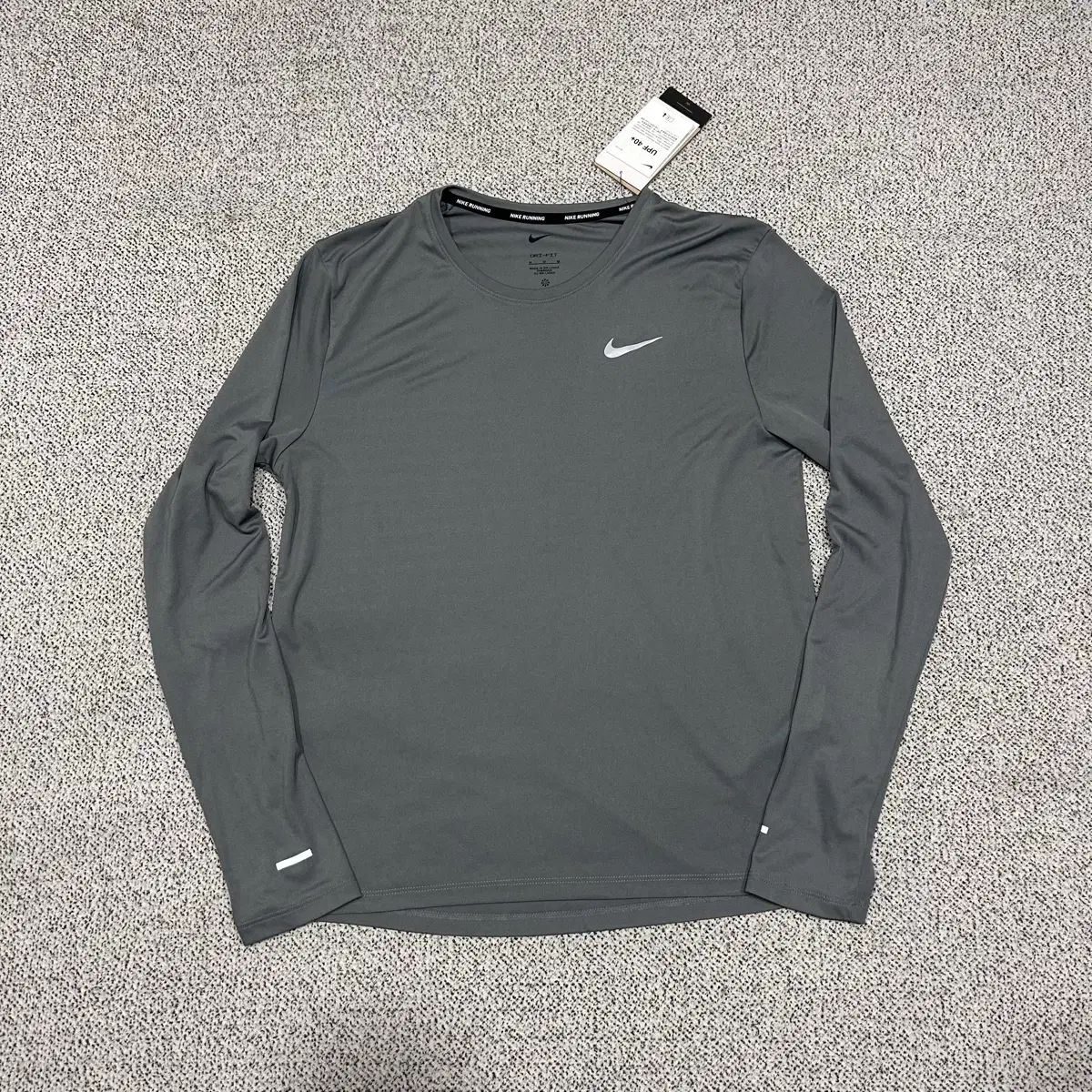 ナイキ ロングTシャツ 新品