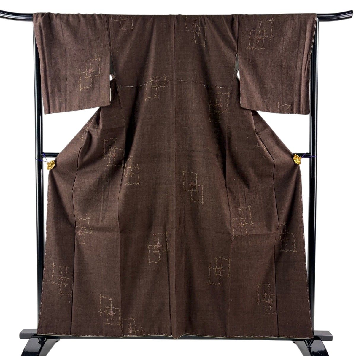 結城紬 身丈160cm 裄丈68.5cm L 袷 本場結城紬 奥順 証紙 草花 亀甲絣 焦茶色 正絹 逸品 【中古】
