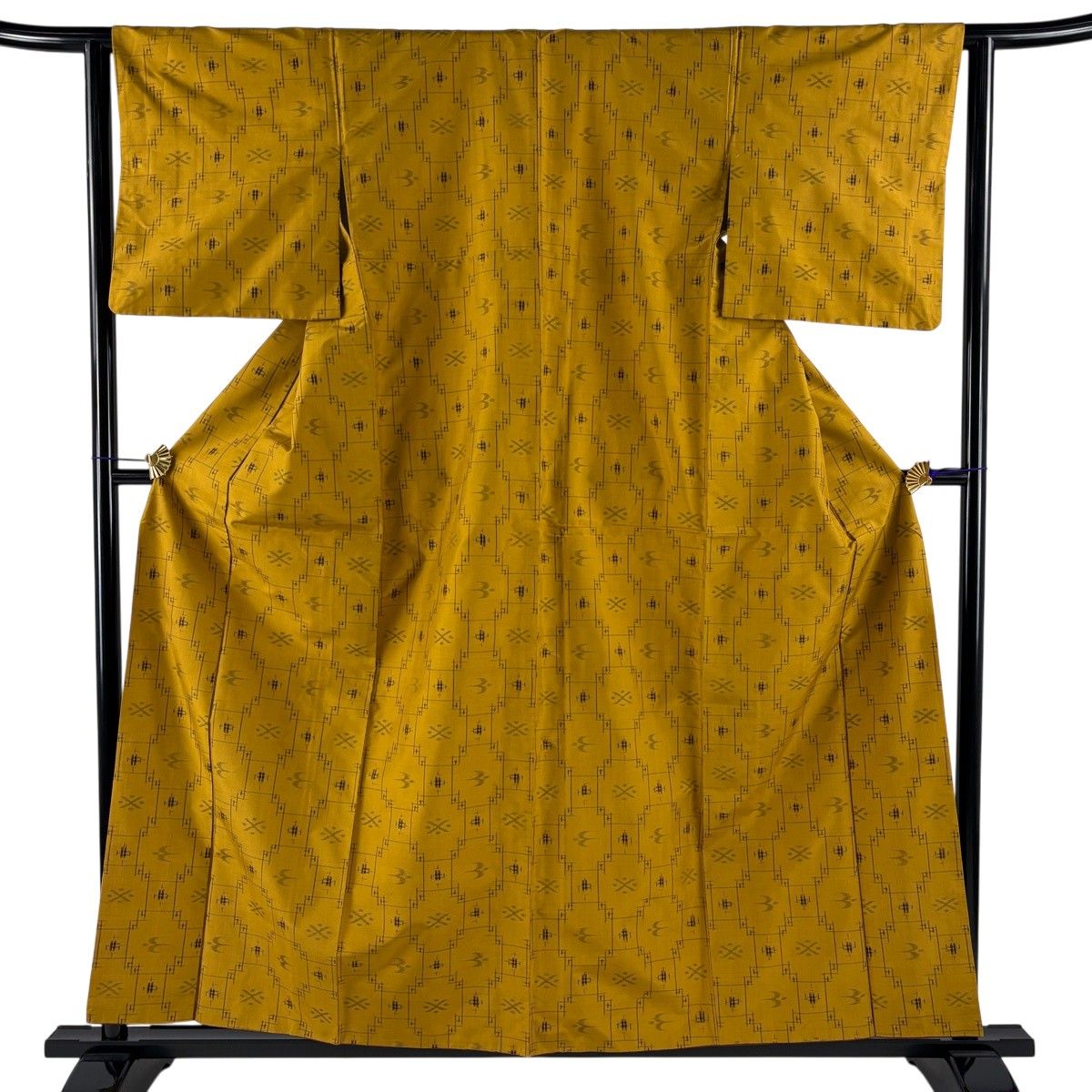 紬 身丈157.5cm 裄丈62cm S 袷 燕 絣柄 山吹茶色 正絹 名品 【中古】