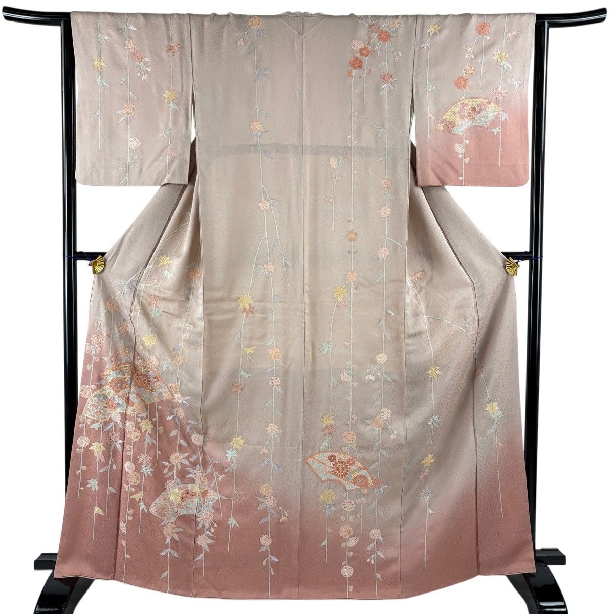 訪問着 身丈165.5cm 裄丈63.5cm S 袷 扇面 草花 刺繍 ぼかし 薄ピンク 正絹 名品 【中古】