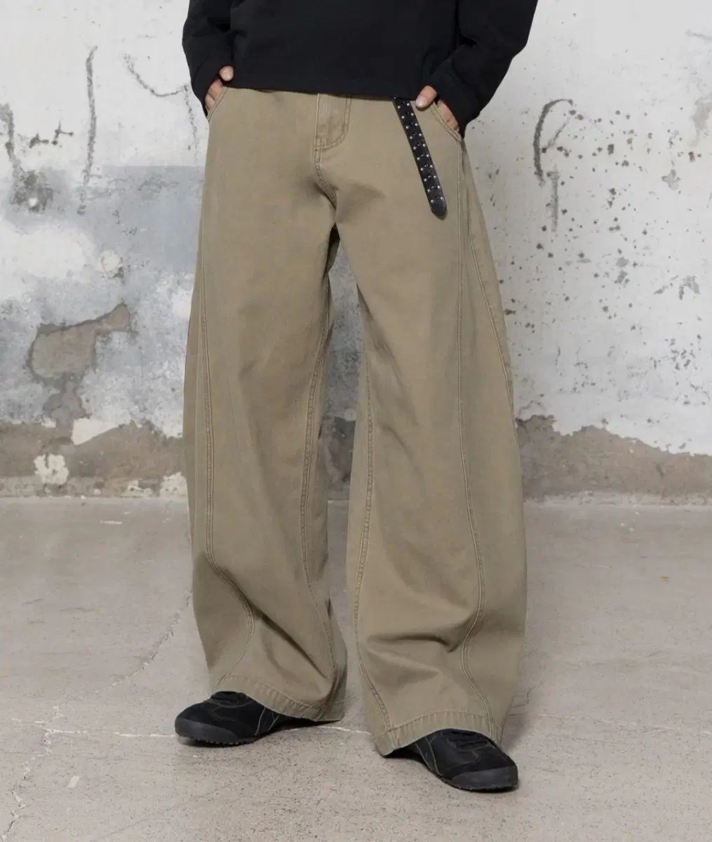 BEGIN202 ルーボ ツイスト パンツ 7,623円