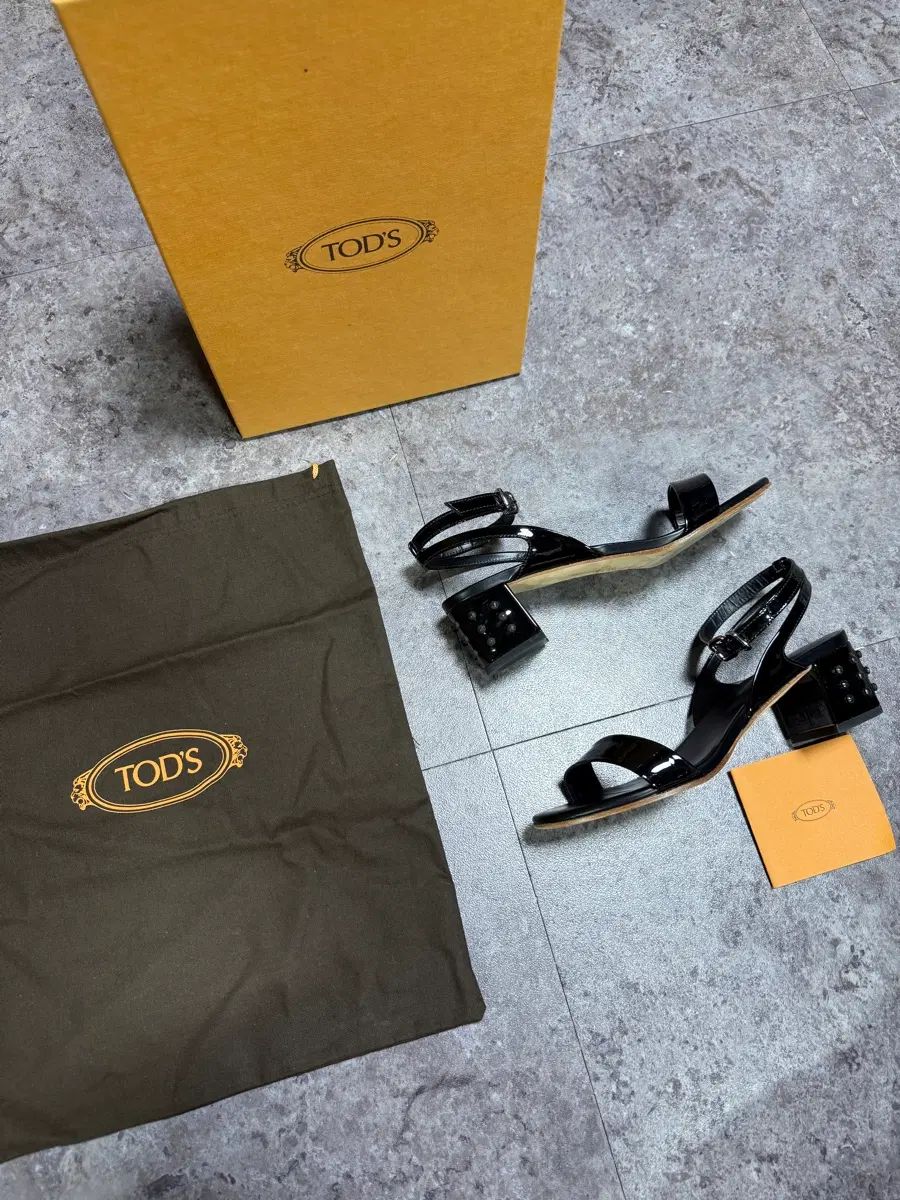 TOD'S トッズ スリングバック 235 フルセット 27,756円