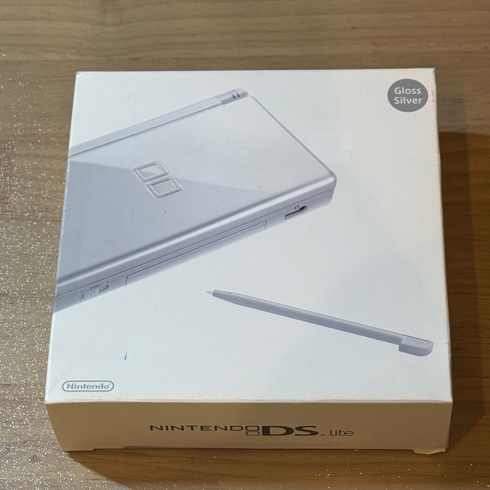 8-105 Nintendo DS Lite gloss silver with box