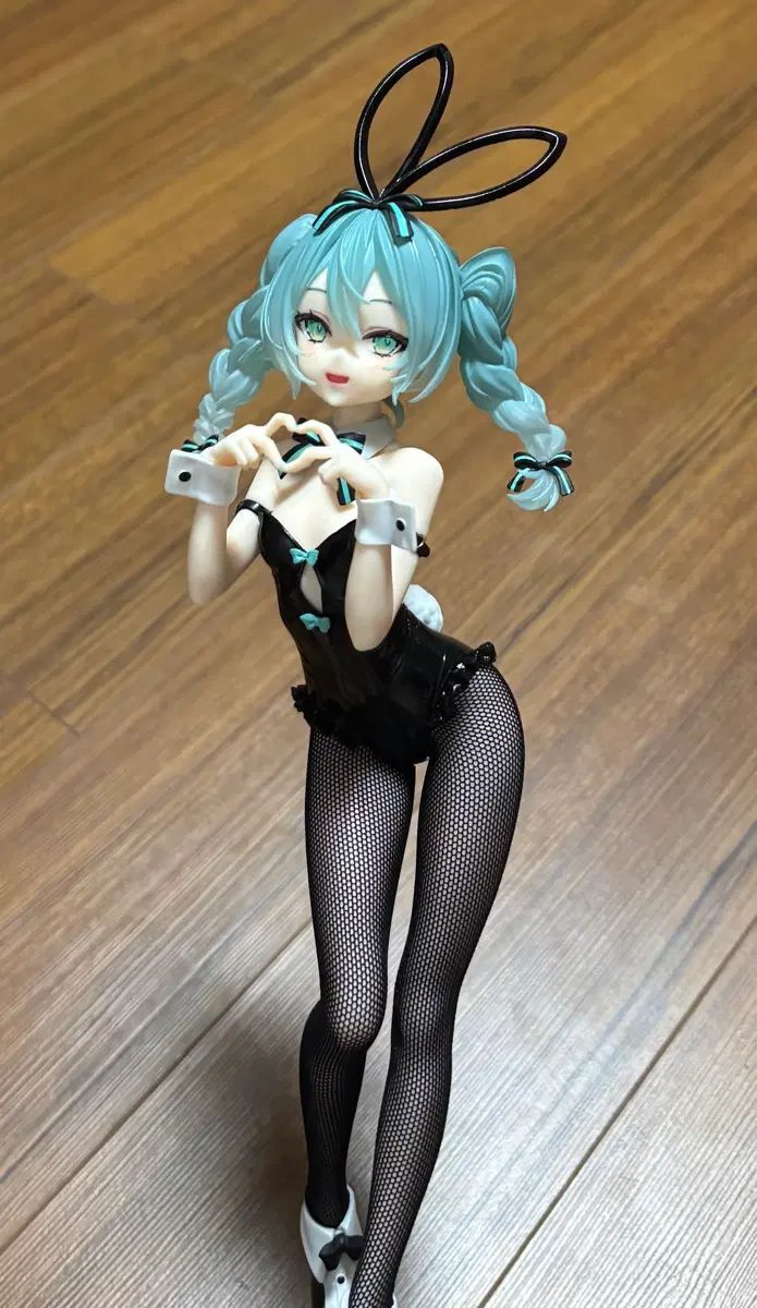 フリュー 初音ミク 「キューティバニーガール」 ルル フィギュア