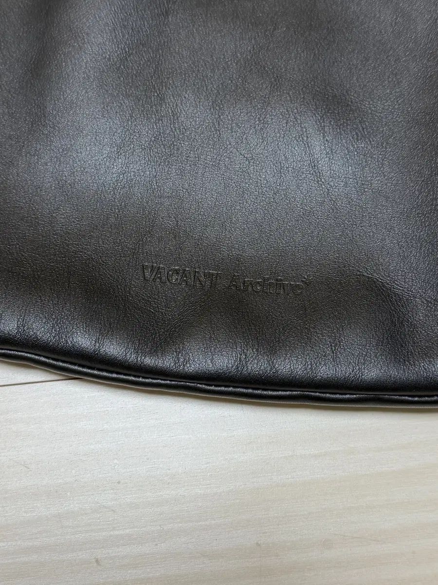 VACANT Archive ベラ ワイド ストラップ HOBO BAG ブラック