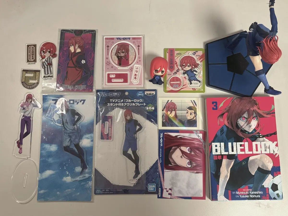 ブルーロック 千切 豹馬 アクリル フィギュア 漫画 漫画本 紙類など まとめ まとめ売り