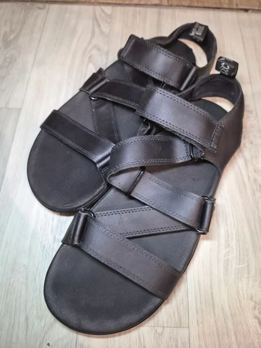 DR. MARTENS ドクターマーチン レッドピン サンダル (260)