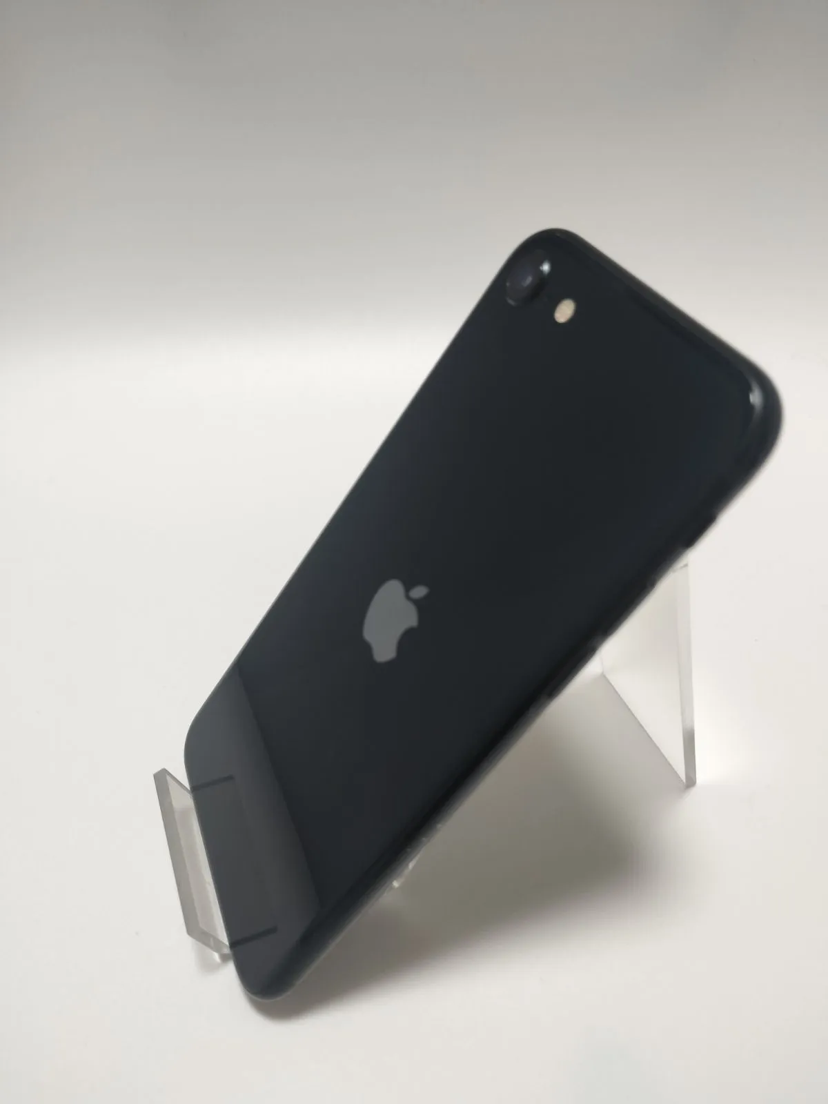 iPhoneSE3 64GB バッテリー82％ SIMフリー 整備保証付き 本体 中古