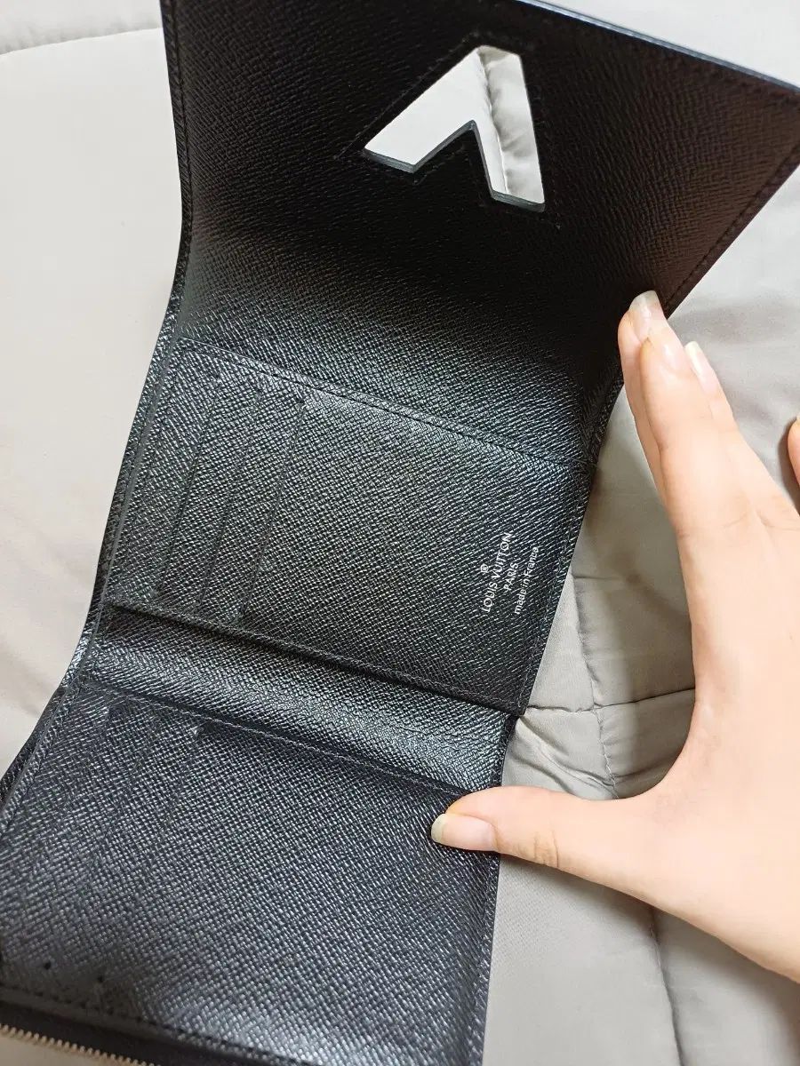 ルイヴィトン ツイスト エピ エピ コンパクト 二つ折り財布 財布 ウォレット