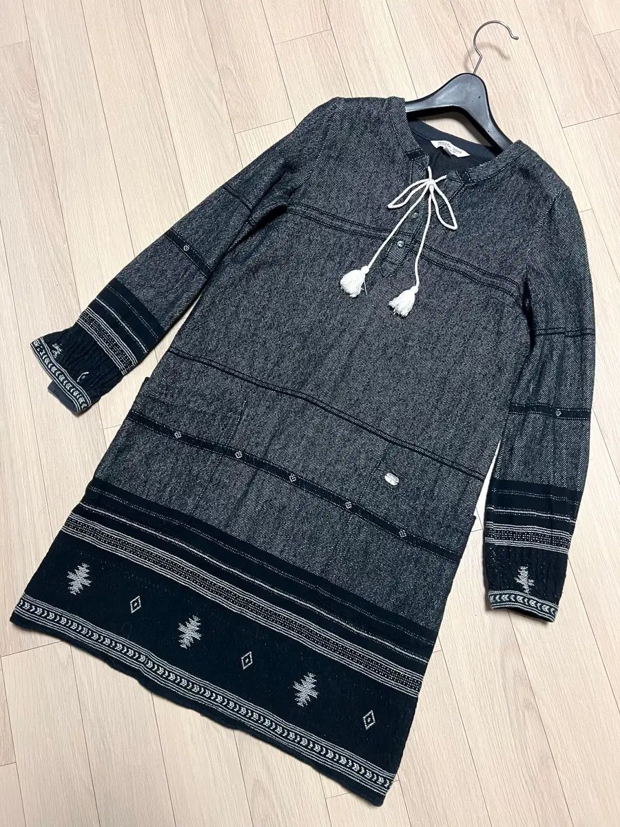 Thursday Island サースデーアイランド エスニック 刺繍 バイカラー ONE PIECE ネイビー ボヘミアン タッセル LEE リー Ribbon Neck