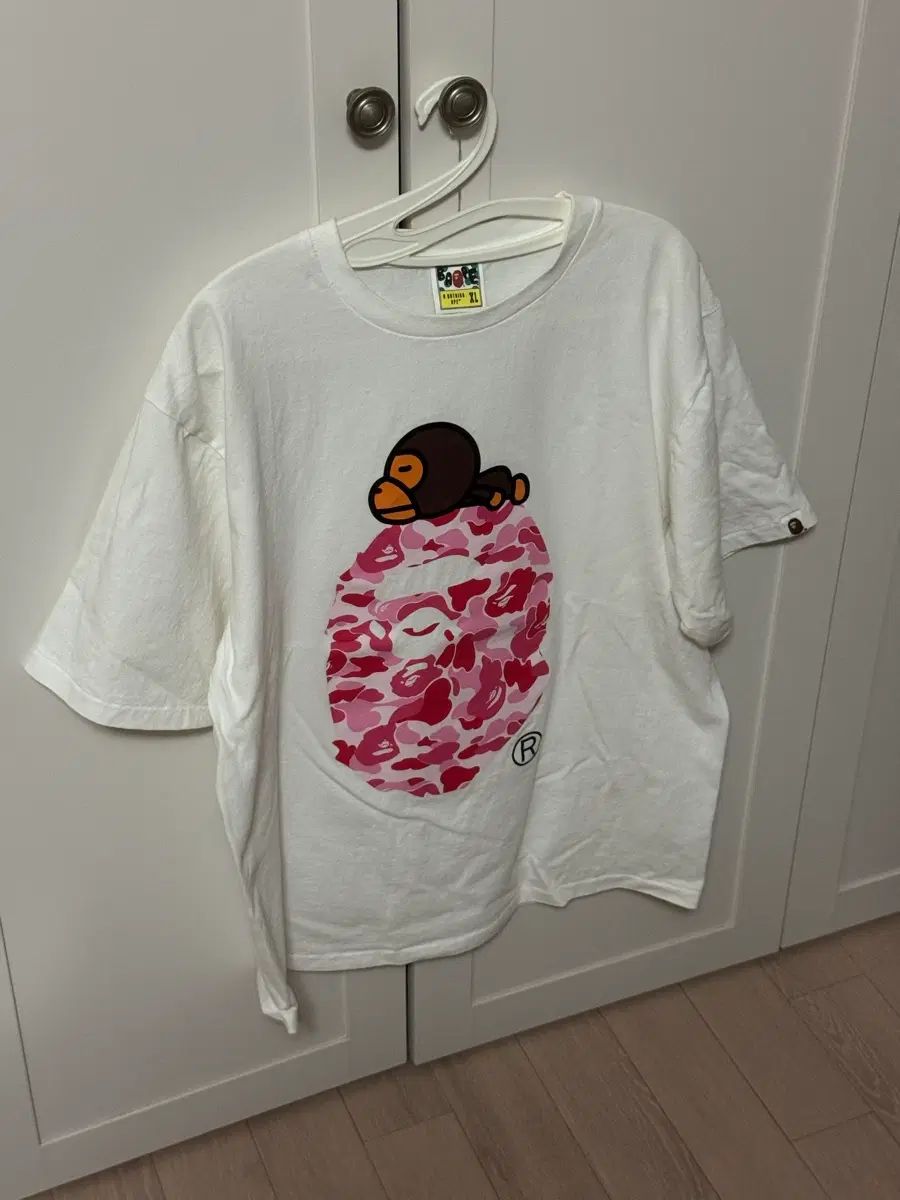 A BATHING APE® ABCカモ マイロ オン BIG APE Tシャツ 白 ピンク XL 13,065円