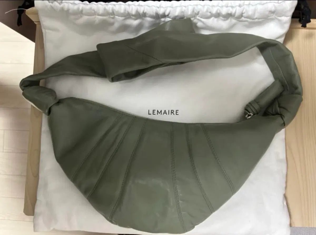 LEMAIRE クルー クロワッサン バムバッグ