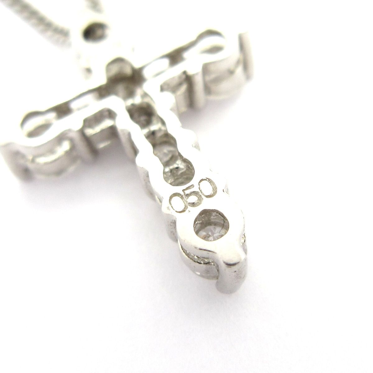 Unbranded(ノーブランド) ネックレス美品 Pt900×Pt850×ダイヤモンド クロス/Pt900トップ/10Pダイヤ0.50ct/Pt850チェーン/総重量3.4g