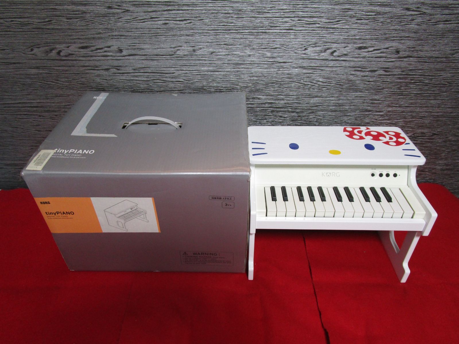 Korg Tiny Piano 헬로키티 타이니 피아노 헬로키티 모델, 오리지널 박스 및 AC 어댑터 포함