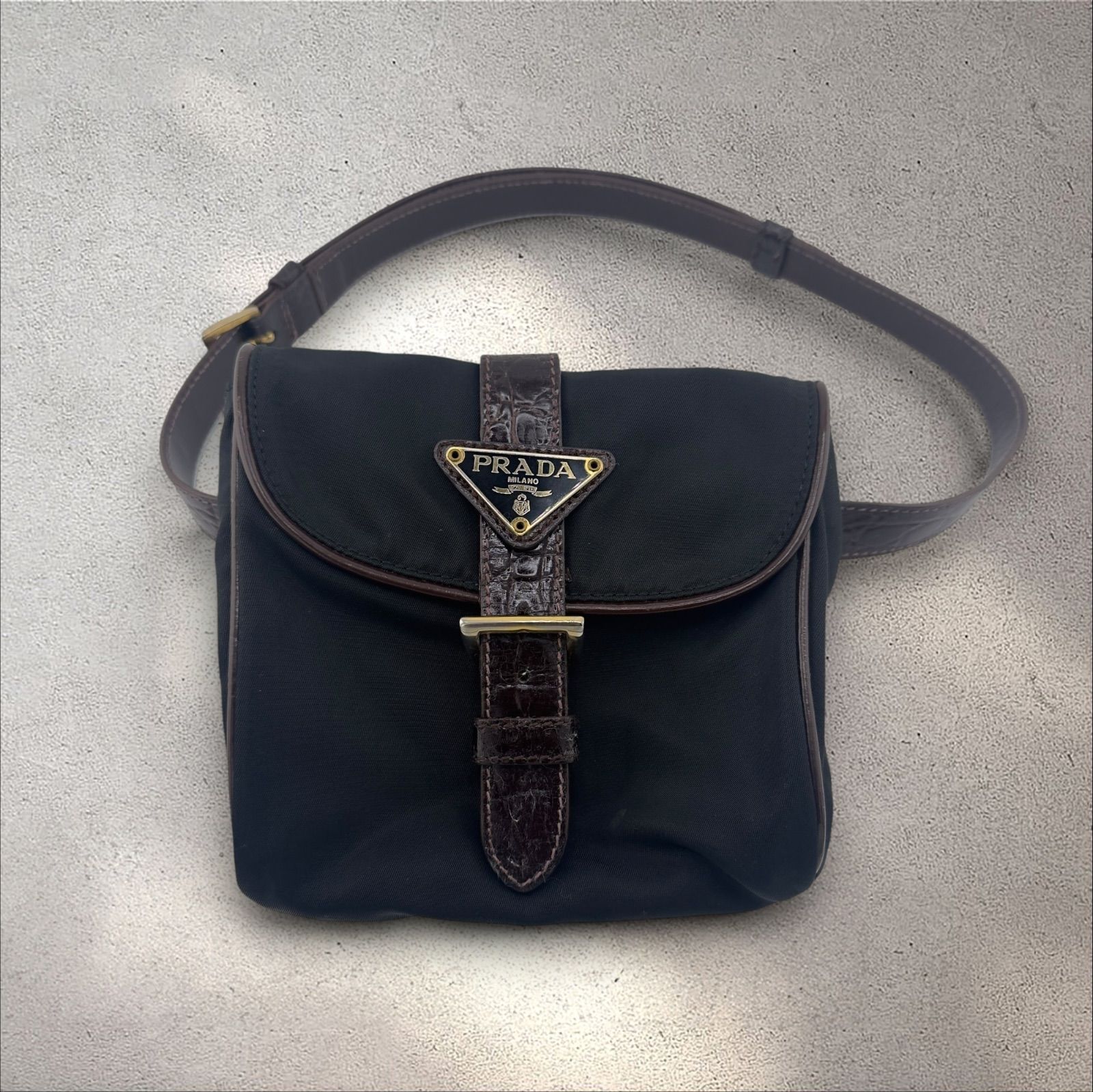 真贋鑑定済み 訳あり PRADA プラダ ヴィンテージ ナイロン ウエストポーチ ベルトバッグ 三角ロゴ