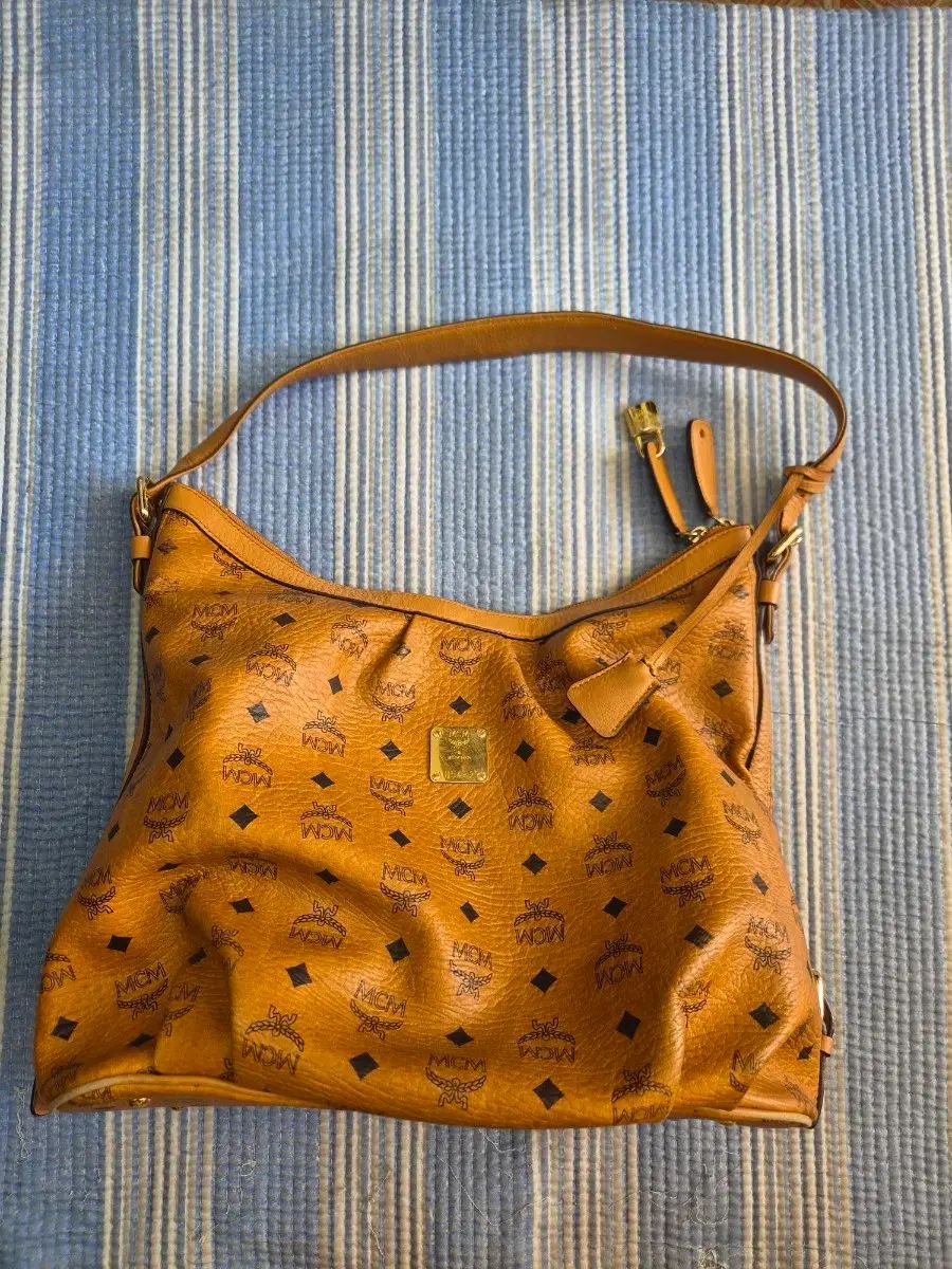 MCMバッグ 8,545円