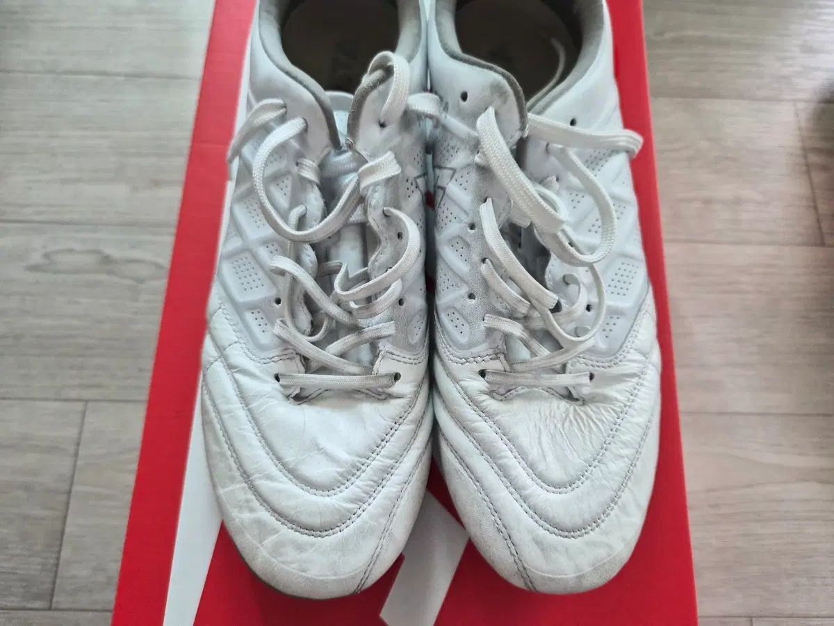 ATHLETA レガド サッカーシューズ 275 サイズ
