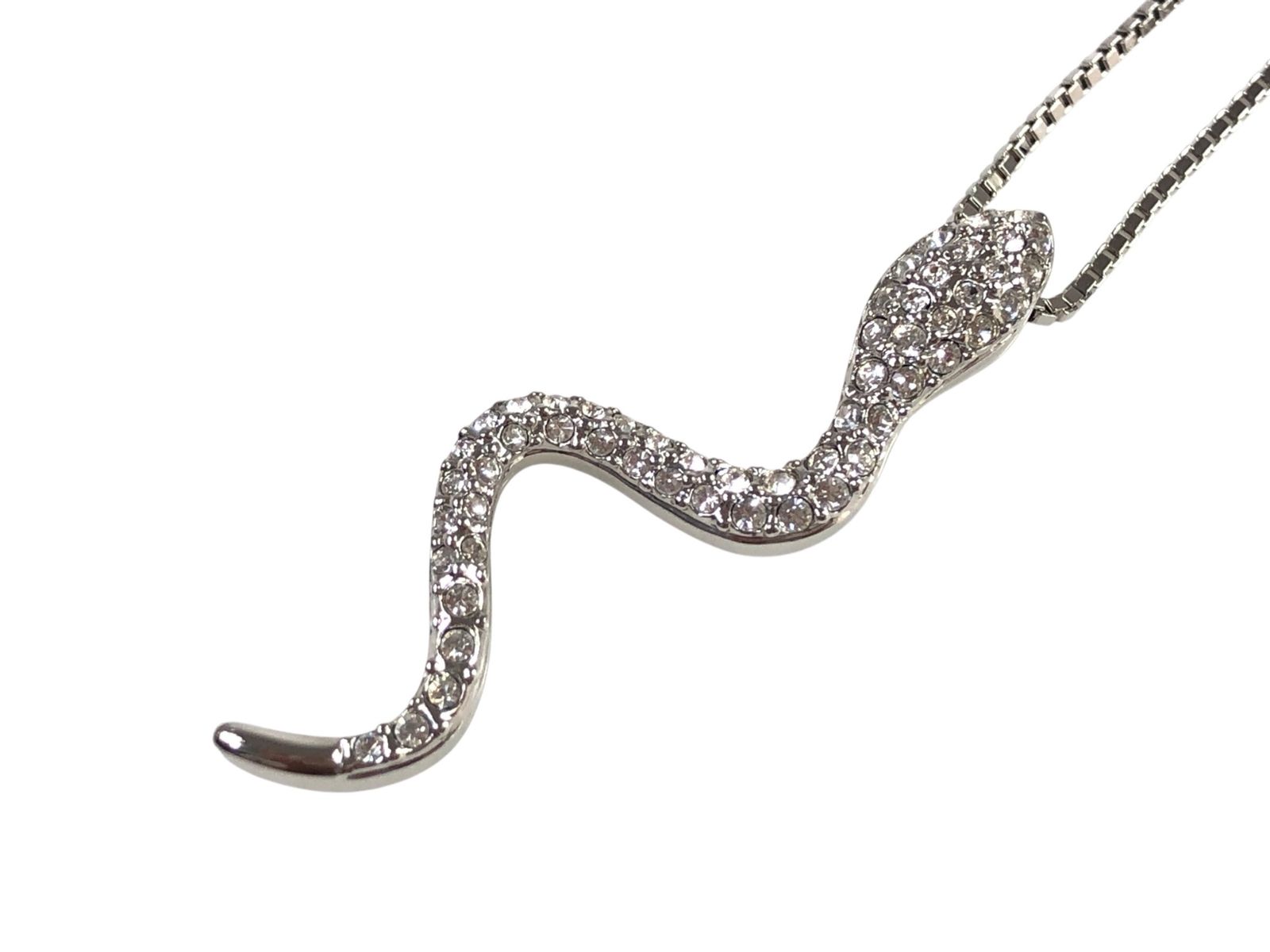 FD　美品　スワロフスキー　SWAROVSKI　スネーク/蛇　パヴェ　ベネチアンチェーン　ネックレス　シルバーカラー　送料無料 7,545円