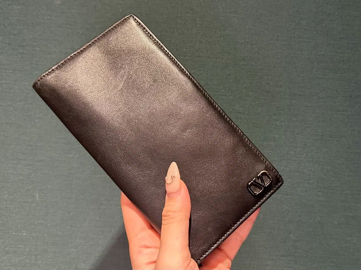 ヴァレンティノ メンズ 長財布