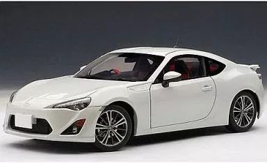 【中古】ミニカー 1/18 トヨタ86 GTリミテッド 日本仕様/右ハンドル サテンホワイトパール [78773]