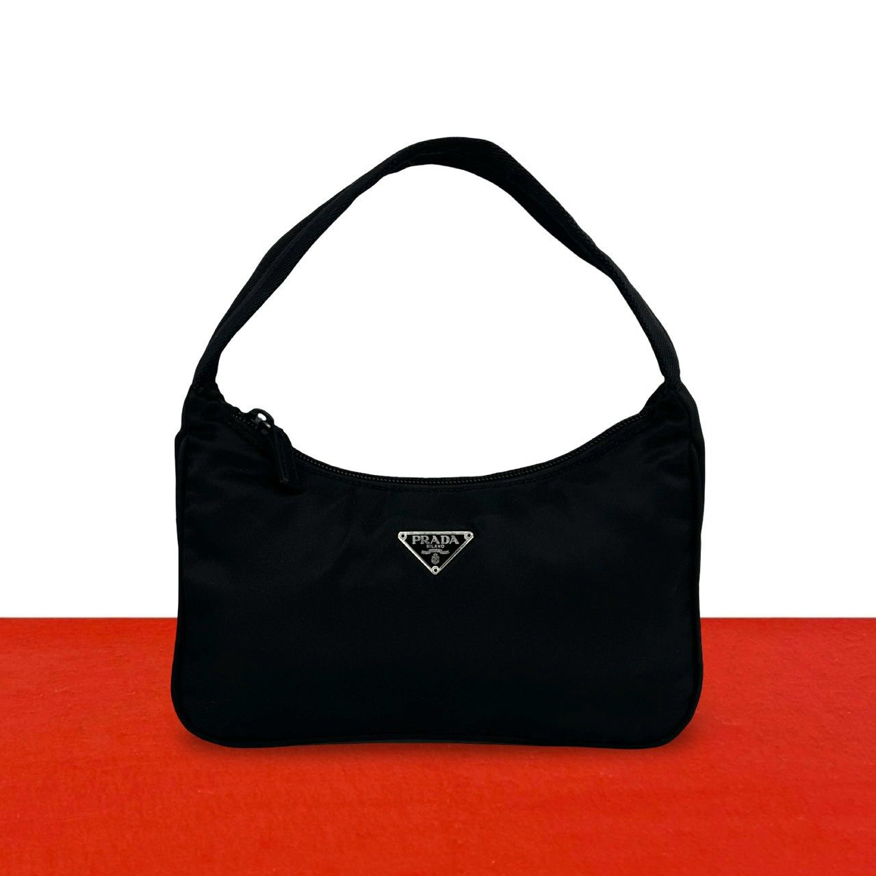 極 美品 希少品 PRADA プラダ 三角 ロゴ 金具 テスート ポコノ ナイロン ミニ ハンドバッグ アクセサリーポーチ ブラック 黒 15182 48,780円