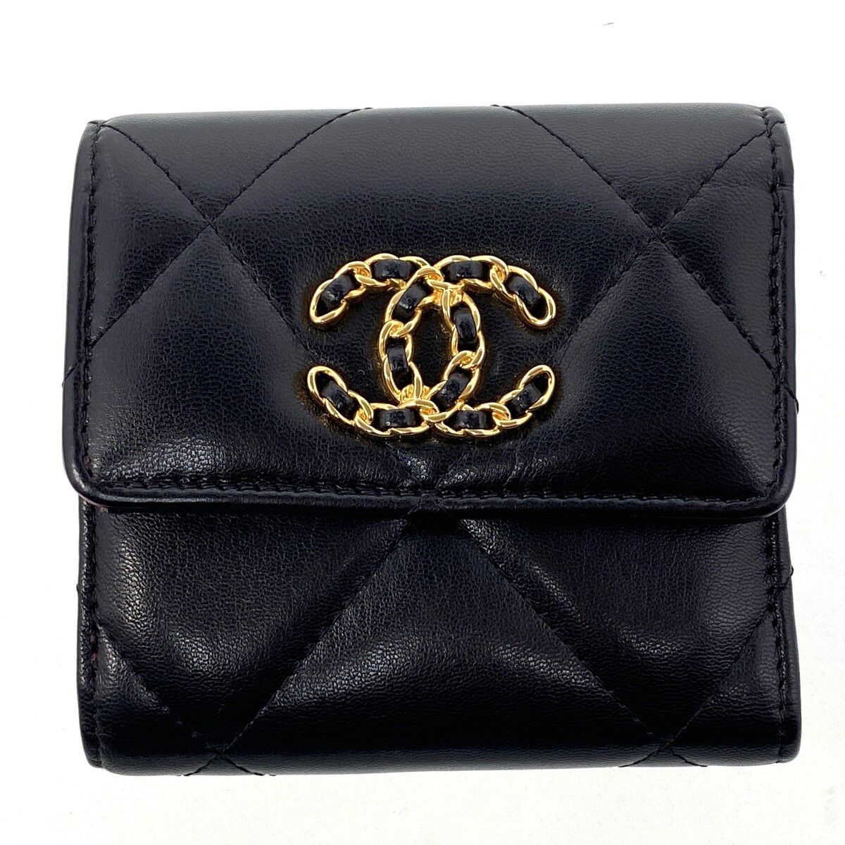 CHANEL シャネル シャネル19 スモールフラップ ウォレット 三つ折り財布 AP1064 レディース ラムスキン ブラック 中古 56,880円