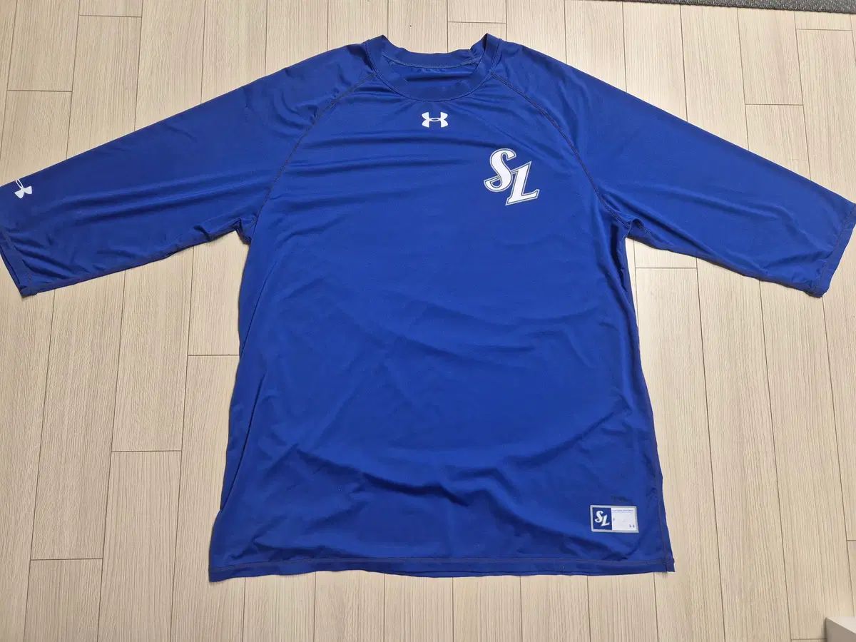 SAMSUNG アンダーアーマー 支給品 7分 Tシャツ 出品