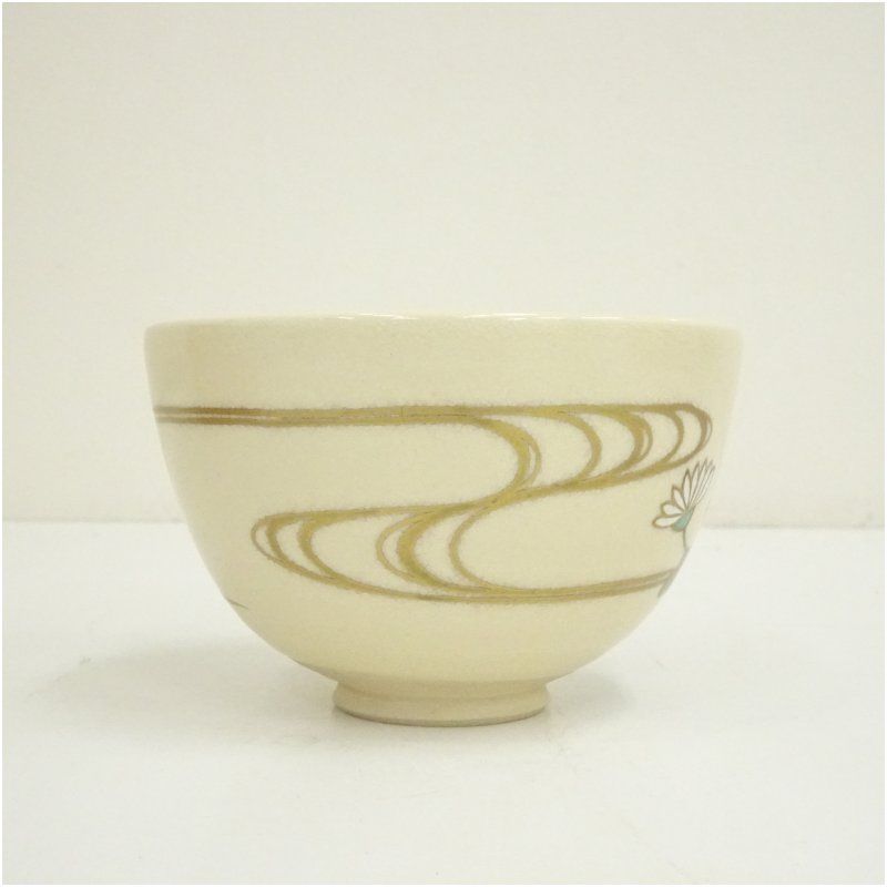京焼 清閑寺窯 杉田祥平造 色絵仁清菊花画茶碗（共箱） 茶道 抹茶