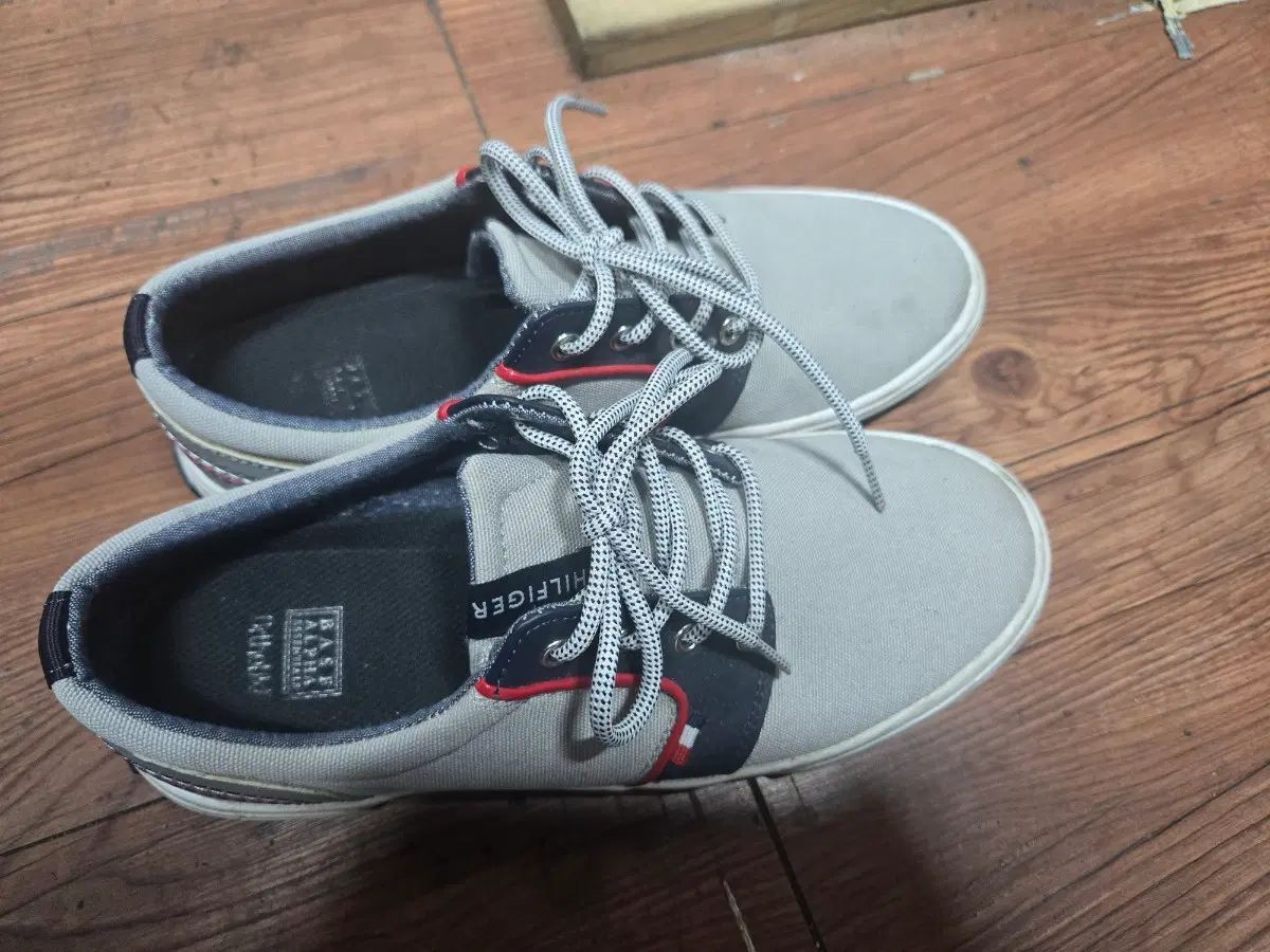 Tommy Hilfiger トミーヒルフィガー カジュアル スニーカー 250mm