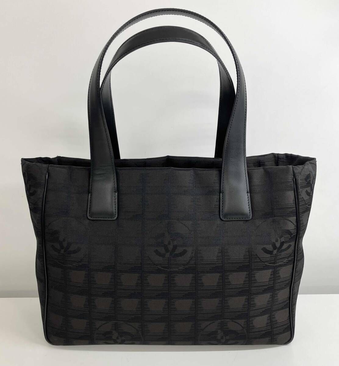 CHANEL シャネル ニュートラベルPM ナイロン トートバッグ ダークブラウン